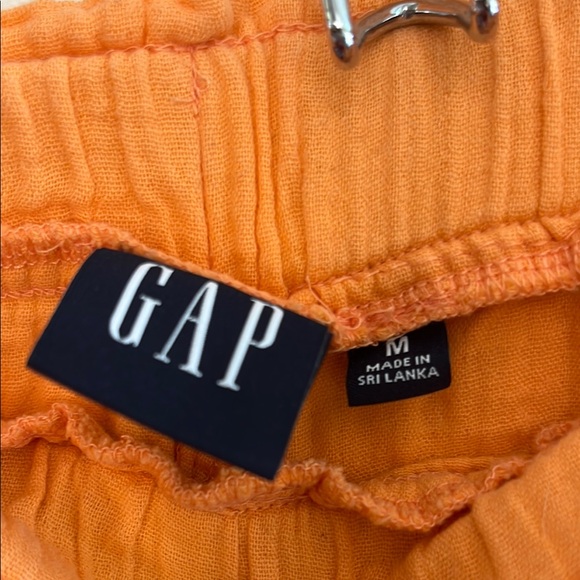 GAP Orange Shorts Relaxed Fit - Picture 2 of 3
